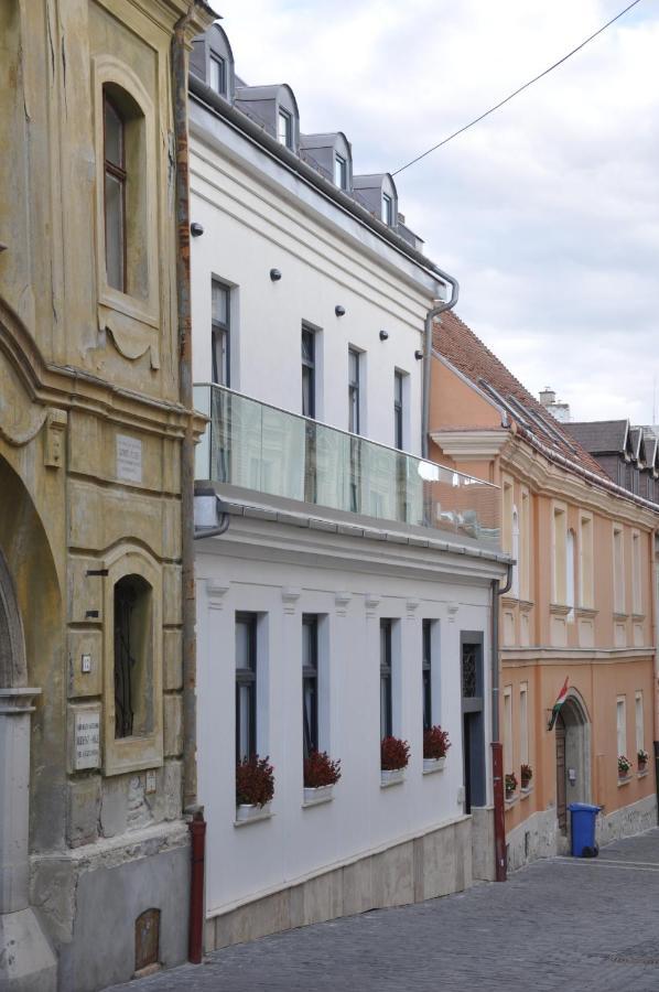 Centrál Vendégház Székesfehérvár Esterno foto